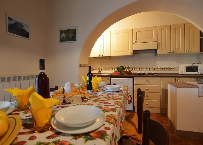 农家乐 波迪尔特里姆里尼酒店 *